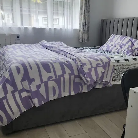 Guest house The Cairns 3*