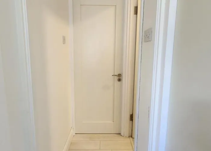 The Cairns בית הארחה 3*