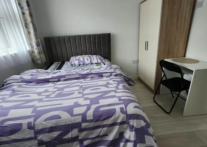 The Cairns בית הארחה