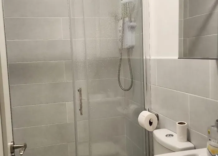 The Cairns בית הארחה 3*