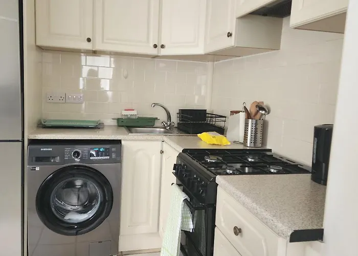 The Cairns בית הארחה